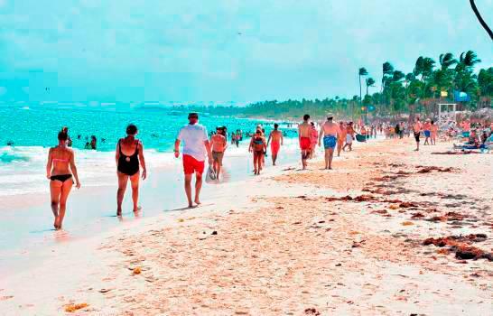 El impacto del COVID-19 en el turismo lastra la recuperación del Caribe 