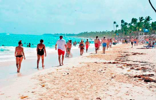 Las nuevas reglas de prueba de COVID-19 crean obstáculos para el Caribe con un gran número de turistas