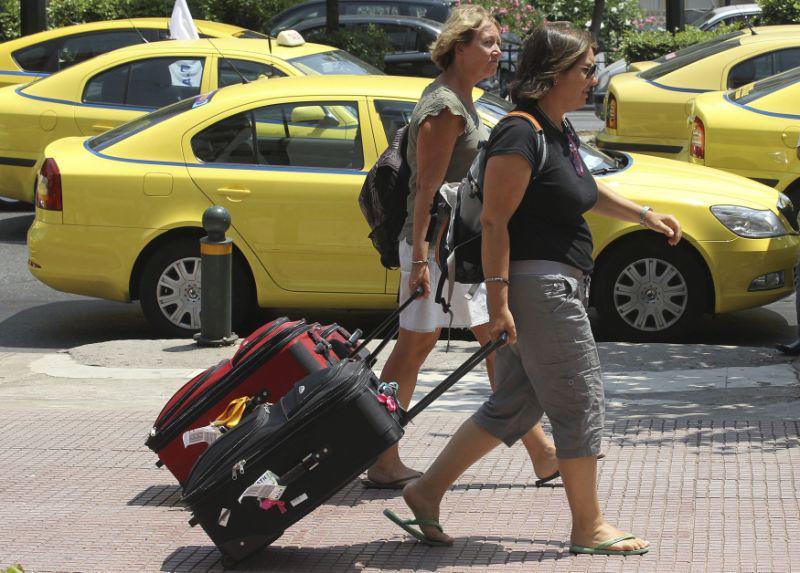 Los hospedajes en hoteles cayeron en España un 73 % en 2020 y los precios, un 6 %