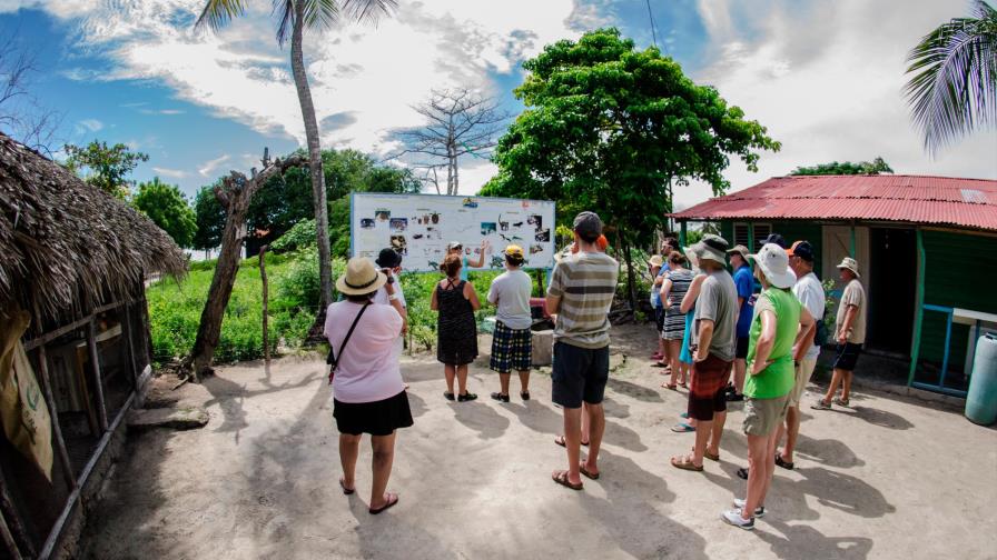 Prohíben ofrecer bebidas alcohólicas en excursiones 