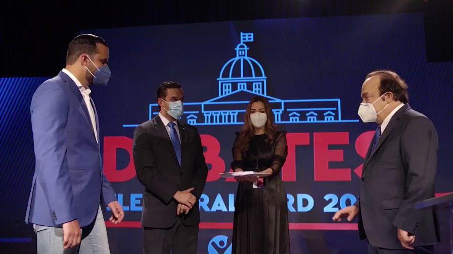 Paz y Castillo se enfrentan sobre el tema del rol fiscalizador desde el Senado Paz y Castillo se enfrentan sobre el tema del rol fiscalizador desde el Senado