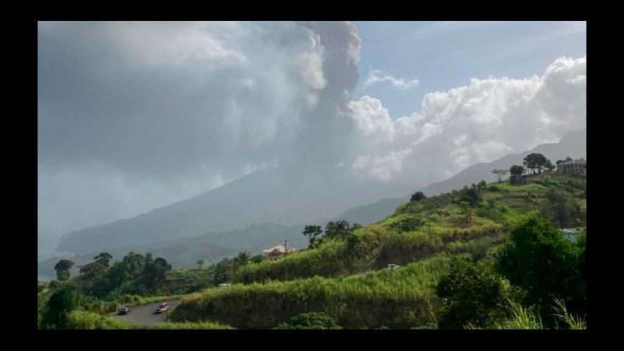 Deslizamientos de tierra provocan graves daños en el volcán de San Vicente