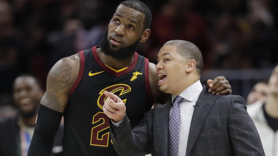 Los Lakers entrevistan a Ty Lue para puesto de coach
