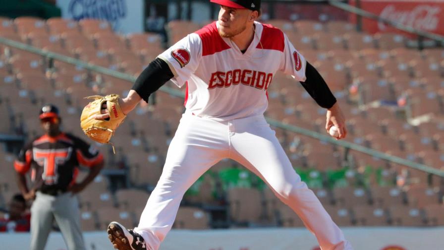 Alexander y Evans dan al Escogido su primera victoria del round robin