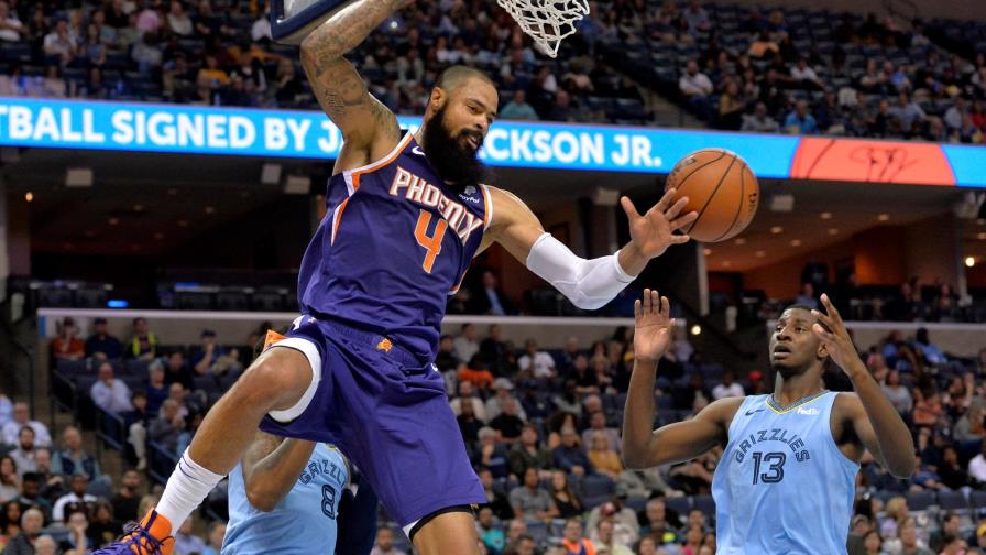 Tyson Chandler es dejado libre y firma de manera oficial con los Lakers