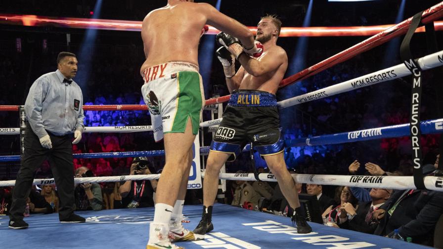 Tyson Fury derrota a Otto Wallin pese a un corte sobre el ojo Tyson Fury derrota a Otto Wallin pese a un corte sobre el ojo