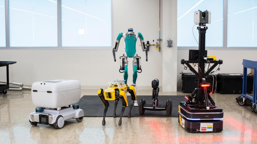 Universidad de Michigan y FORD abren complejo de robótica de clase mundial 