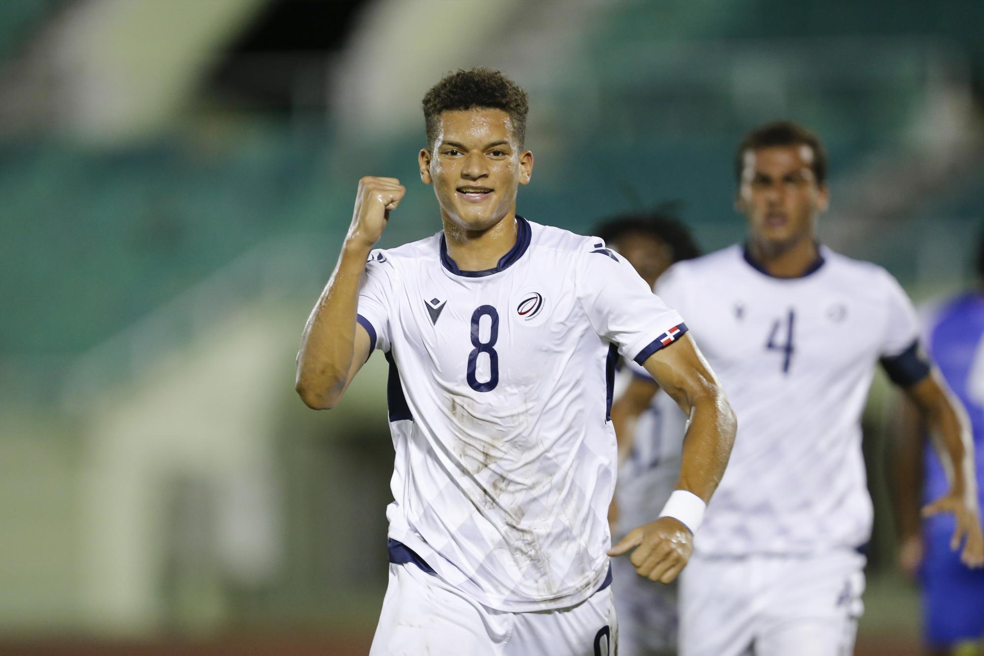 Ángel Montes de Oca celebra durante el compromiso que enfrentó a Dominicana y Belice por las eliminatorias del Mundial de Indonesia 2023. (Foto: Nelson Pulido / CONCACAF)