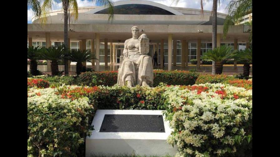 UASD felicita a artesanos, artistas y folkloristas por el Día Nacional del Folklore