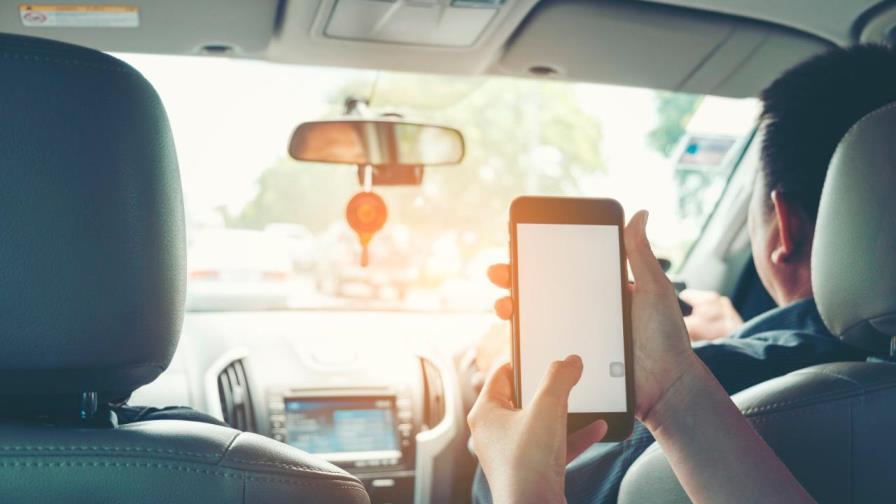 Taxistas solicitan les otorguen permiso para trabajar durante el toque de queda