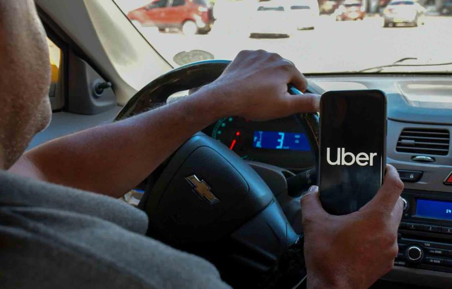 Juez de EE.UU. obliga a Uber y Lyft a clasificar a sus conductores como empleados