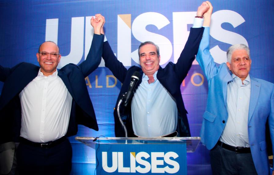 Luis Abinader proclama a Ulises Rodríguez candidato a alcalde del PRM en Santiago