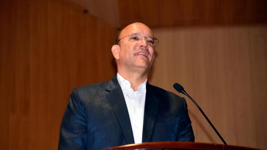 Ulises Rodríguez promete becas universitarias a jóvenes Santiago Ulises Rodríguez promete becas universitarias a jóvenes Santiago