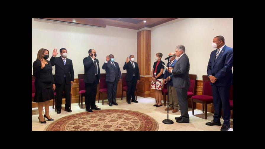 Senado juramenta a Pablo Ulloa como el nuevo defensor del pueblo