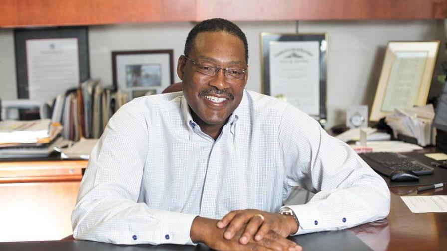 Solo Jordan supera la fortuna de este ex NBA que alcanza los US$600 millones