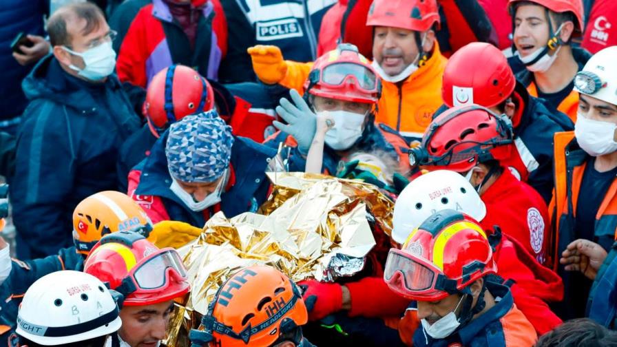 Rescatan dos niños tres días después del sismo en Turquía 