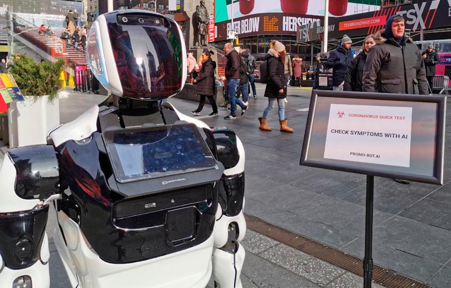 Robot realiza exámenes de coronavirus en calles de Nueva York
