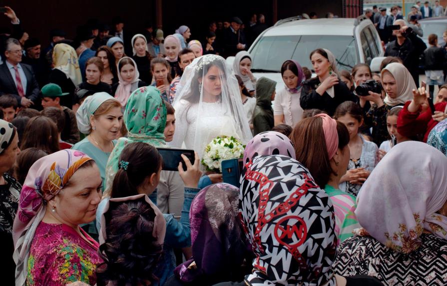 La novia no habla en su propia boda; así es una ceremonia tradicional en Rusia