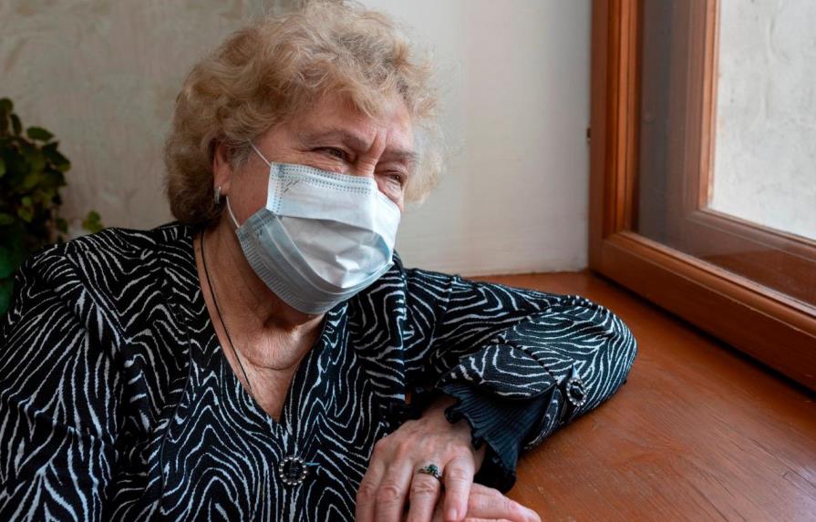 Mujer de 101 años supera el COVID-19 y sale de alta en Argentina