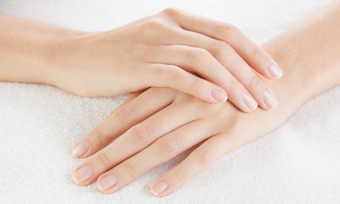 Guía de cuidados para mantener tus uñas en buen estado durante la cuarentena