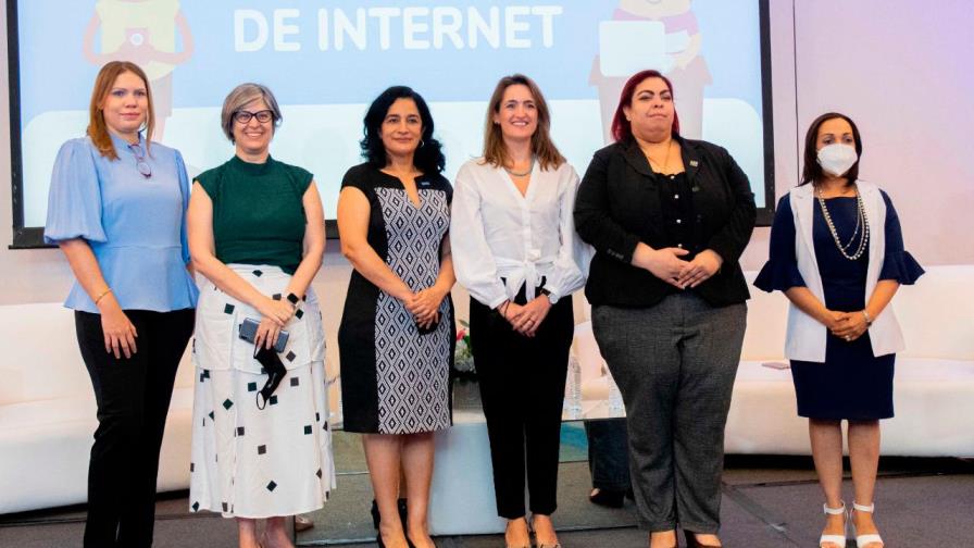 Estudio revela los usos y riesgos del internet en adolescentes en RD Estudio revela los usos y riesgos del internet en adolescentes en RD