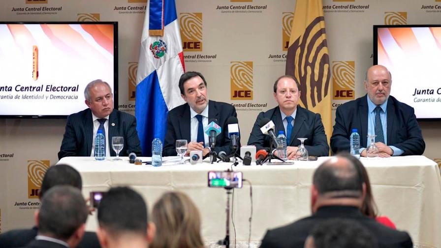 Misión de Uniore llega al país; está en la JCE Misión de Uniore llega al país; está en la JCE