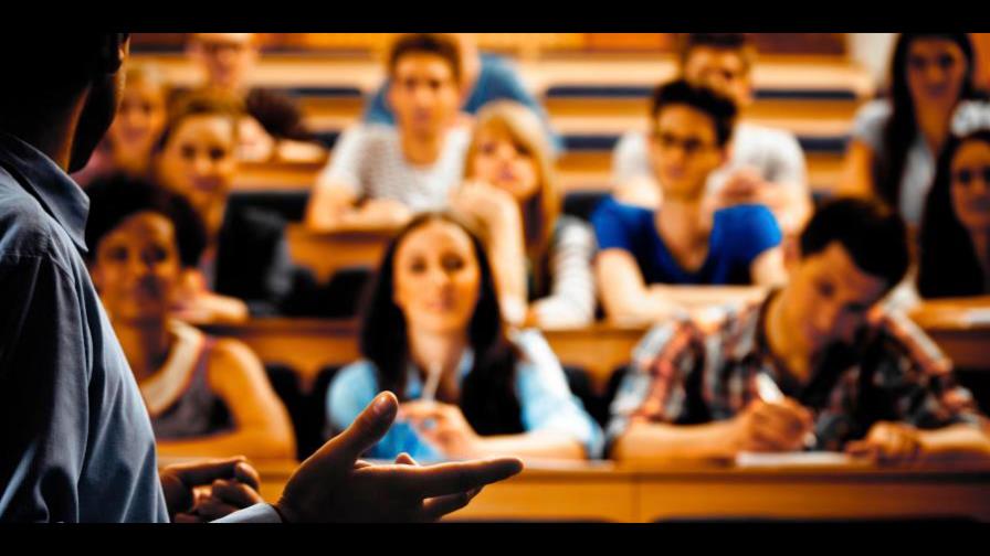 Las universidades de EE.UU. se debaten entre clases presenciales o virtuales