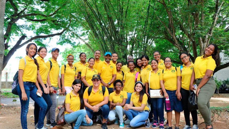 Universidades autorizan a “Amarillos UCE” investigar efectos COVID-19 en estudiantes universitarios