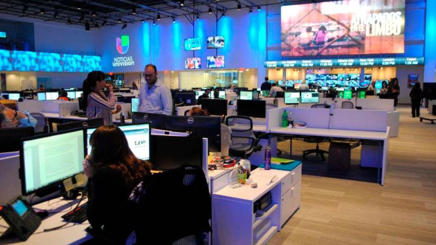 Univision anuncia despidos a la plantilla y pide a ejecutivos bajar su sueldo
