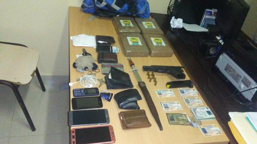 Apresan a 7 personas tras ocuparles paquetes de sustancia desconocida 