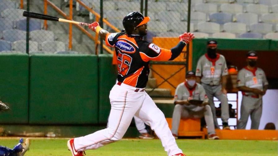 Toros traen de vuelta al cubano Yasiel Puig Toros traen de vuelta al cubano Yasiel Puig