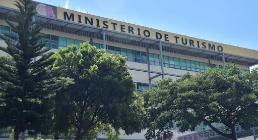 Luis Abinader designará a tres viceministras en Turismo