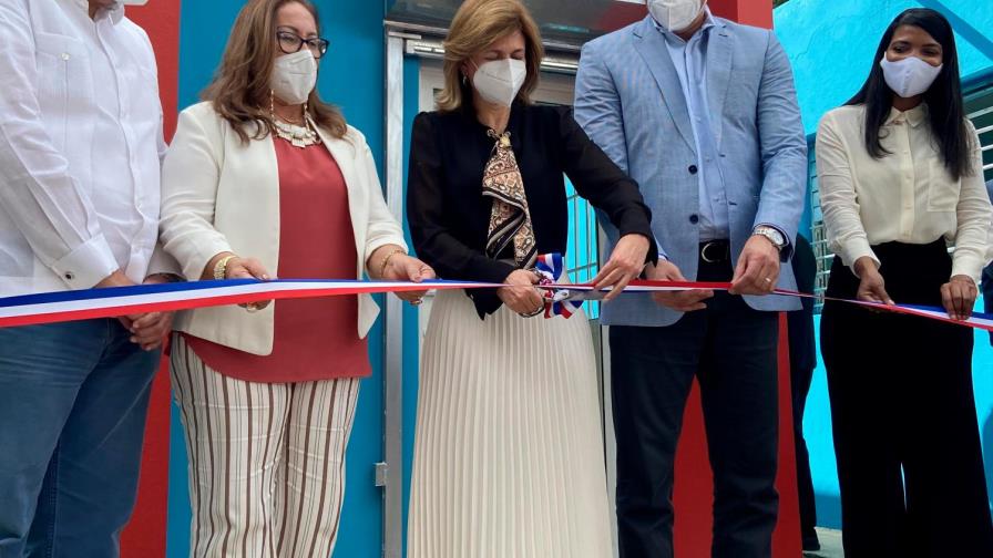 Promese/Cal inaugura tres farmacias del pueblo en Santiago y Santiago Rodríguez Promese/Cal inaugura tres farmacias del pueblo en Santiago y Santiago Rodríguez