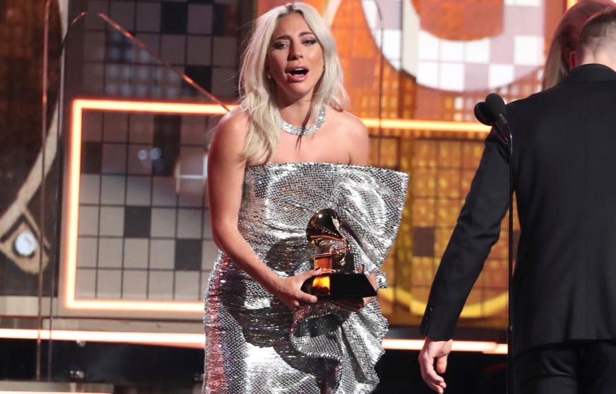 Lady Gaga se anota uno de los primeros Grammys de la noche