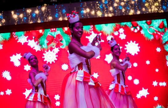 Manny Cruz y Ballet Concierto Dominicano le dan la bienvenida a la Navidad Manny Cruz y Ballet Concierto Dominicano le dan la bienvenida a la Navidad