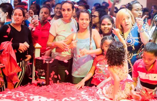 Manny Cruz y Ballet Concierto Dominicano le dan la bienvenida a la Navidad Manny Cruz y Ballet Concierto Dominicano le dan la bienvenida a la Navidad