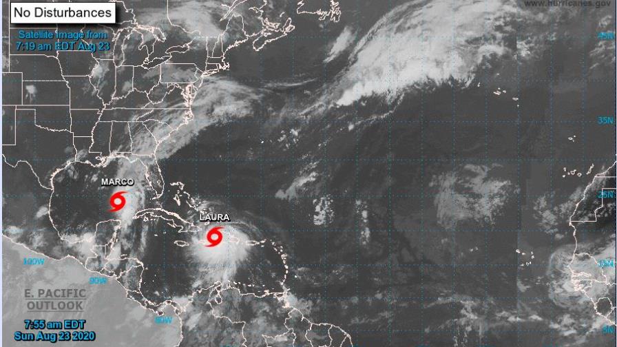 Laura descarga fuertes lluvias sobre La Española y Marco avanza hacia EEUU