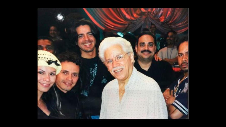 Salseros puertorriqueños expresan su respeto hacia la leyenda Johnny Pacheco Salseros puertorriqueños expresan su respeto hacia la leyenda Johnny Pacheco