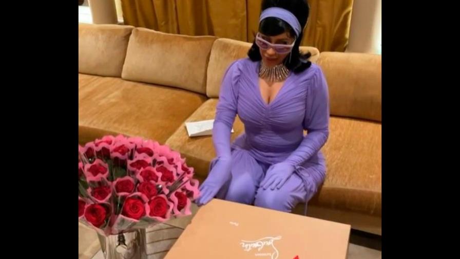 Cardi B muestra el espectacular regalo que recibió