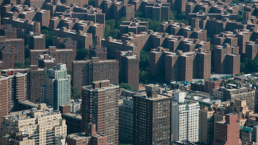 Residentes de El Bronx denuncian acoso y desalojos pese a moratoria Residentes de El Bronx denuncian acoso y desalojos pese a moratoria