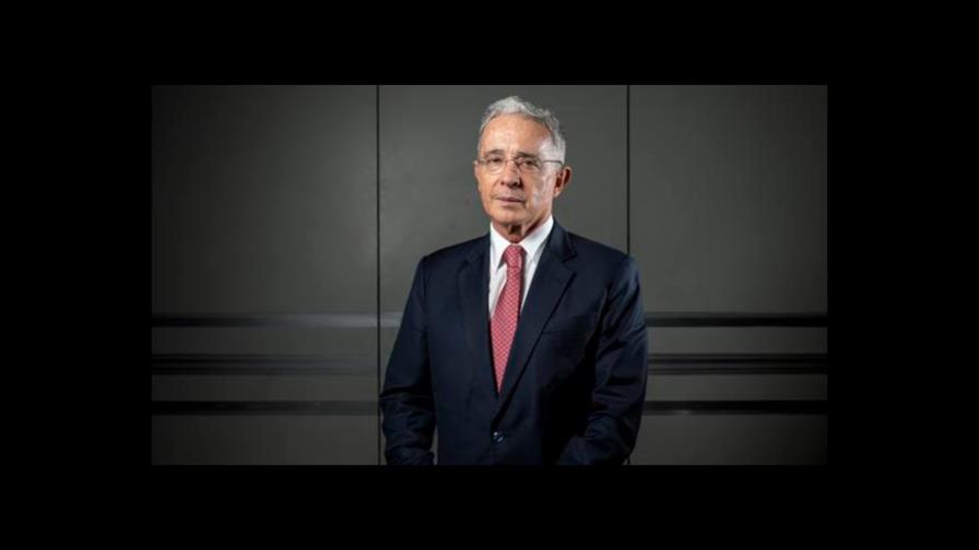 La orden de detención de Uribe exacerba la polarización política en Colombia