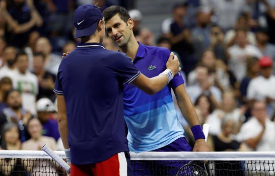 Djokovic pierde un set pero inicia US Open con triunfo