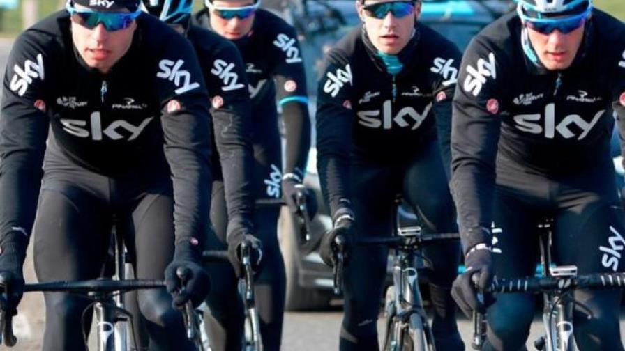 Médico acusa de dopaje antiguo jefe del equipo Sky de ciclismo