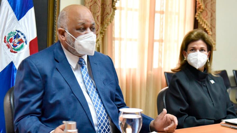 Colocarán centros de vacunación en planteles educativos y universidades Colocarán centros de vacunación en planteles educativos y universidades