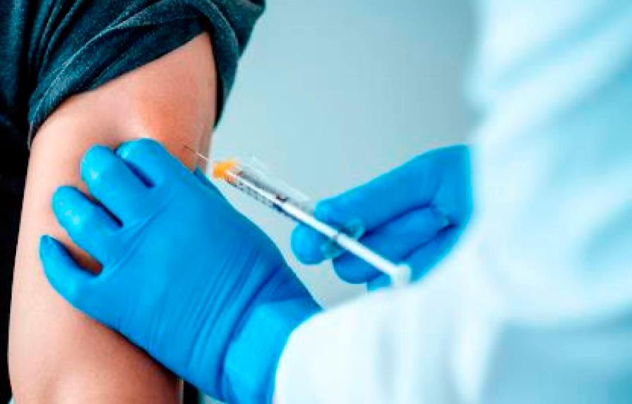 Moderna dice que desarrollará refuerzo de vacuna contra nueva variante de COVID-19 