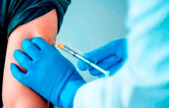 El plan de vacunación contra el COVID-19 se ralentiza en República Dominicana