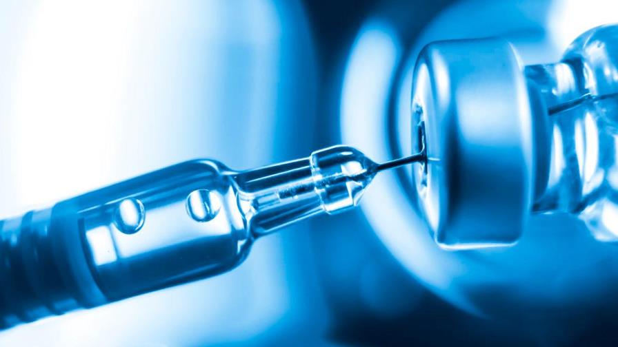 OMS ve posible que las vacunas reduzcan su eficacia ante la variante ómicron