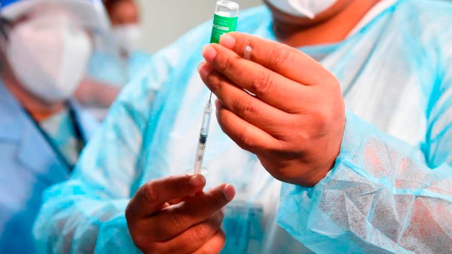 Tercera dosis contra COVID-19 iniciará con el personal de salud 