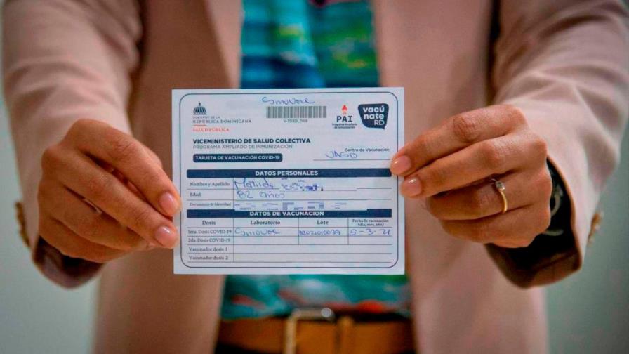 No exigirán tarjeta de vacunación para entrar a iglesias y centros de salud