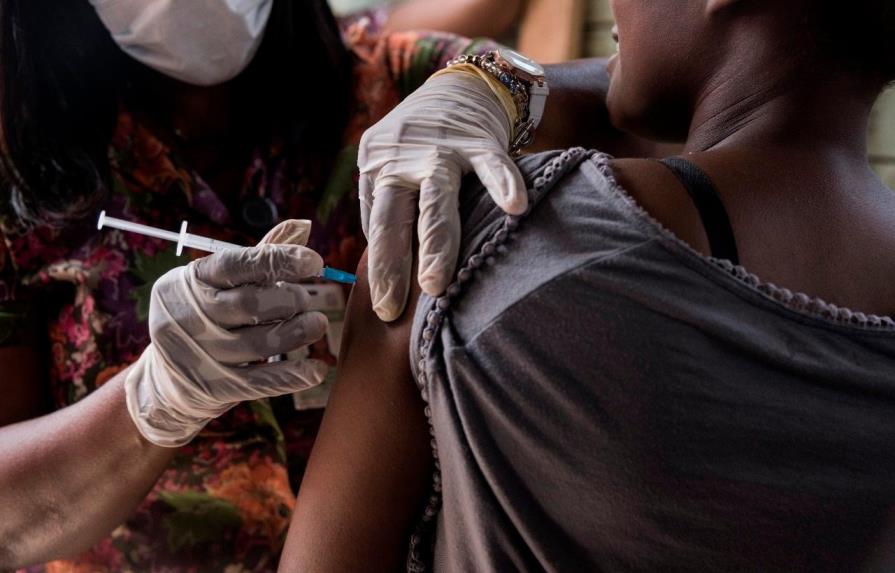 Dos proyectos de vacunas contra el COVID-19 “producen respuesta inmunitaria”